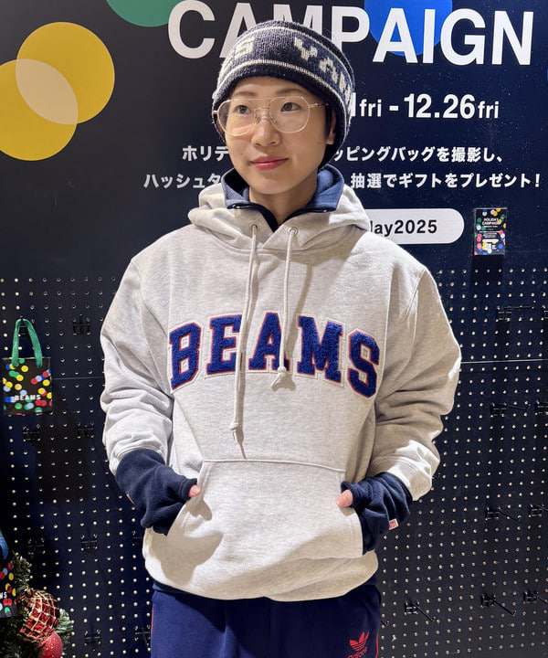 みりさんの「BEAMS ベーシック フーディ」を使ったコーディネート