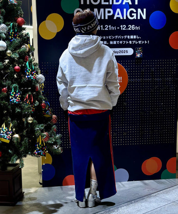 みりさんの「BEAMS ベーシック フーディ」を使ったコーディネート