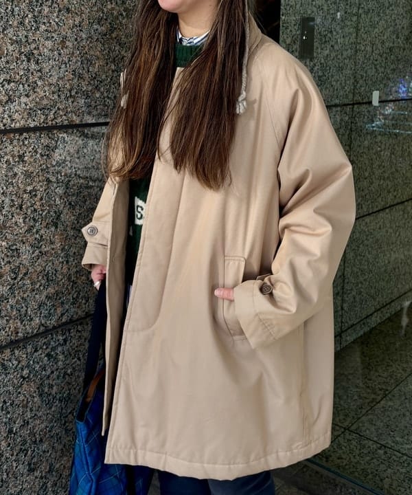 サイトウ　トモミさんの「BEAMS WOMEN｜コットン ポリエステル シャンブレー ステンカラー コート」を使ったコーディネート