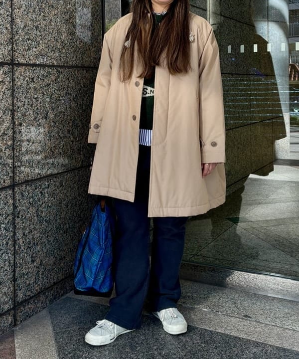 サイトウ　トモミさんの「BEAMS WOMEN｜コットン ポリエステル シャンブレー ステンカラー コート」を使ったコーディネート