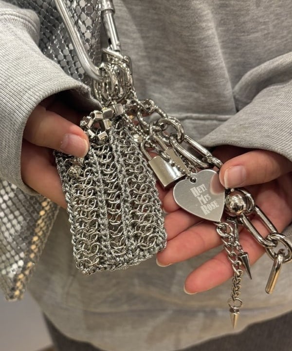 山本 里南さんの「BEAMS WOMEN｜RBS / フリンジ キリカエ ニット スカート」を使ったコーディネート