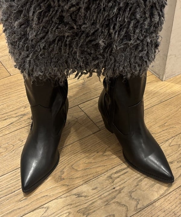 山本 里南さんの「BEAMS WOMEN｜RBS / フリンジ キリカエ ニット スカート」を使ったコーディネート