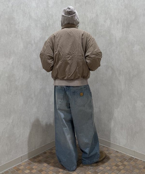 配島 孝明さんの「BEAMS WOMEN｜ワイドショートフィット フェード ダック ダウンジャケット」を使ったコーディネート