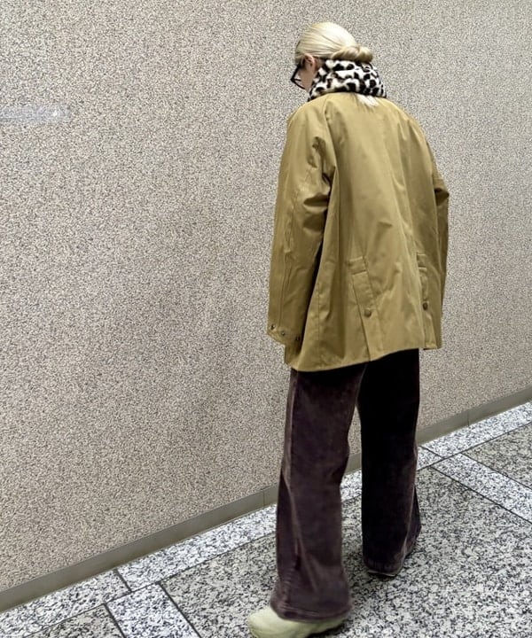 YABUさんの「BEAMS WOMEN｜【別注】Barbour / BEDALE ジャケット」を使ったコーディネート