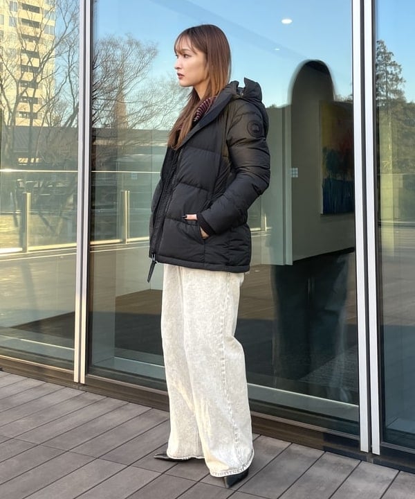 松本 佳菜子さんの「BEAMS WOMEN｜モールフェード ジップ カーディガン」を使ったコーディネート