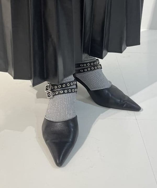 松本 佳菜子さんの「BEAMS WOMEN｜メタリックプリーツスカート」を使ったコーディネート