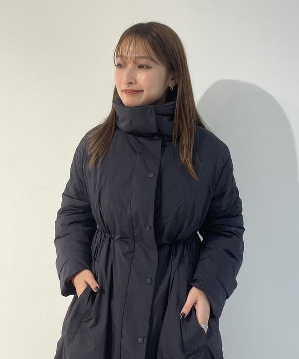 松本 佳菜子さんの「BEAMS WOMEN｜メタリックプリーツスカート」を使ったコーディネート