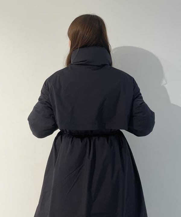 松本 佳菜子さんの「BEAMS WOMEN｜メタリックプリーツスカート」を使ったコーディネート