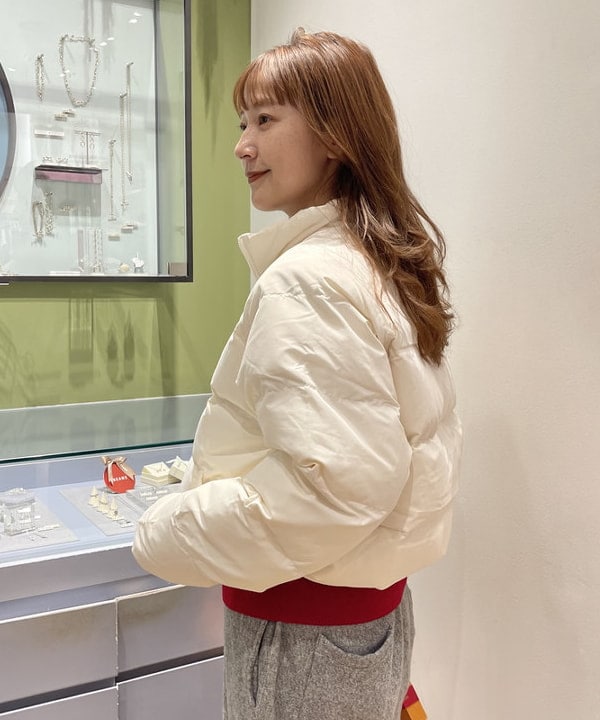 大木さんの「BEAMS WOMEN｜12ゲージ BB エンブロイダリー カーディガン」を使ったコーディネート