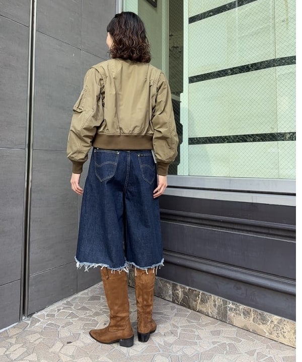 み　う　ちさんの「BEAMS WOMEN｜デタッチ スリーブ ミリタリー ブルゾン」を使ったコーディネート