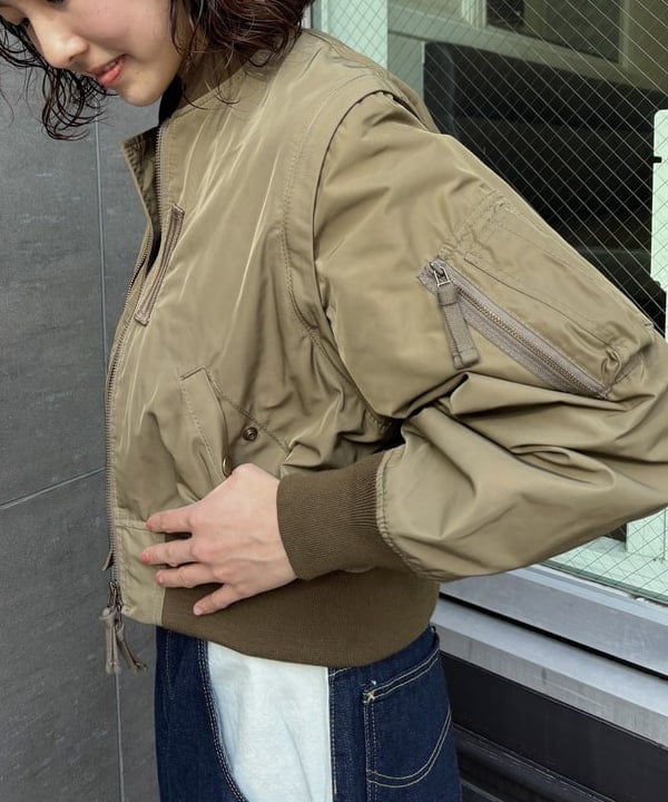 み　う　ちさんの「BEAMS WOMEN｜デタッチ スリーブ ミリタリー ブルゾン」を使ったコーディネート