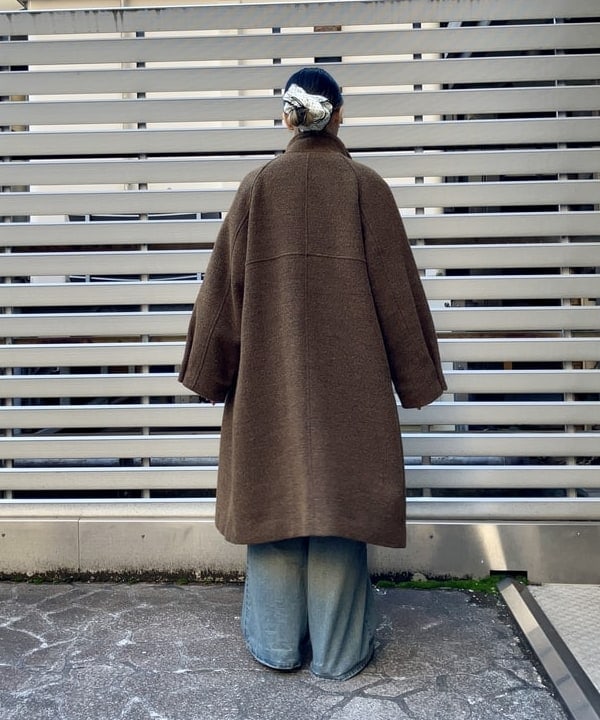 むりょさんの「BEAMS WOMEN｜スタンドカラー シングル コート」を使ったコーディネート