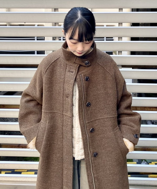 むりょさんの「BEAMS WOMEN｜スタンドカラー シングル コート」を使ったコーディネート