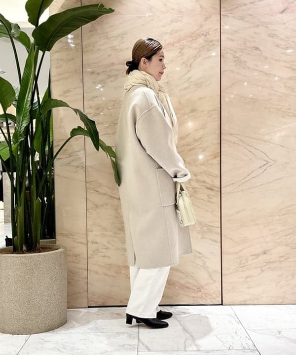AONO SHIKAMAさんの「BEAMS WOMEN｜リバー Vネック ロングコート」を使ったコーディネート