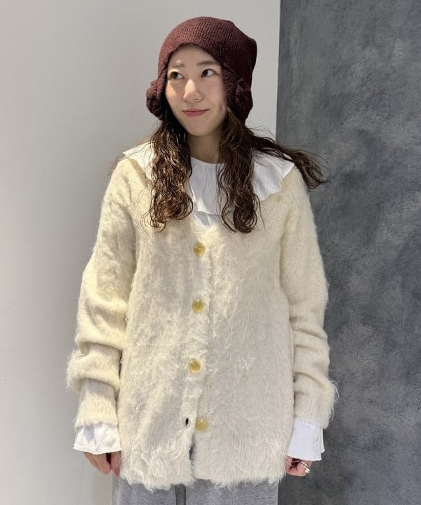 庭野 優紀さんの「BEAMS WOMEN｜【別注】Casselini / フラワー ニット帽」を使ったコーディネート