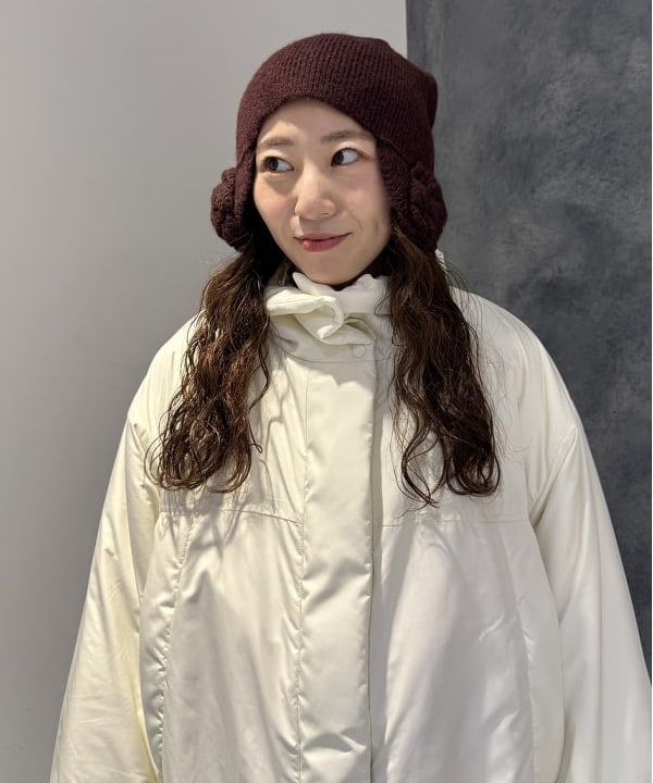 庭野 優紀さんの「BEAMS WOMEN｜【別注】Casselini / フラワー ニット帽」を使ったコーディネート