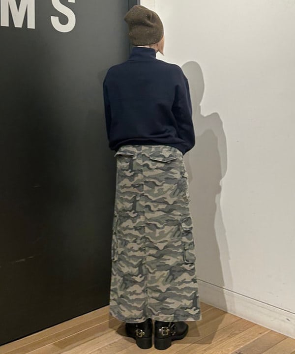 佐藤 亜美さんの「BEAMS WOMEN｜カーゴ ポケット タイト スカート」を使ったコーディネート