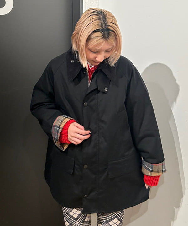 佐藤 亜美さんの「BEAMS WOMEN｜【別注】THE BOOKSTORE / Hand Logo Sweater 25FW」を使ったコーディネート