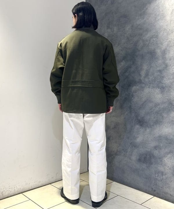 IHA(イハ)さんの「BEAMS WOMEN｜MIL Trousers Herringbone」を使ったコーディネート