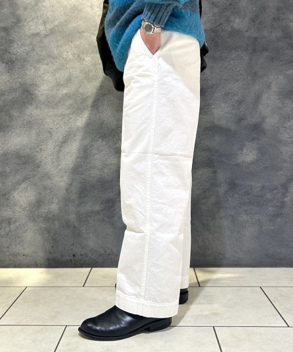 IHA(イハ)さんの「BEAMS WOMEN｜MIL Trousers Herringbone」を使ったコーディネート