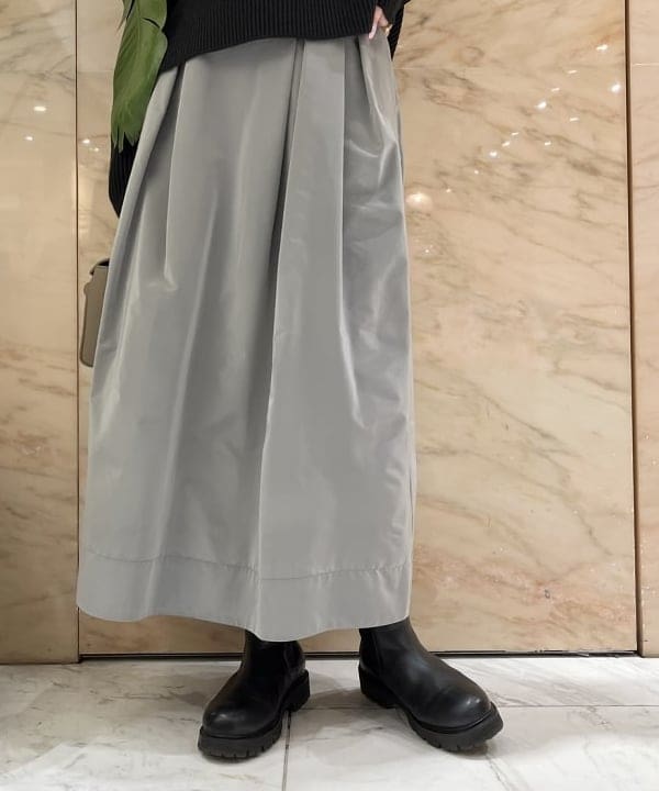 関 桂子さんの「BEAMS WOMEN｜サイドジップ リブ プルオーバー ニット .M」を使ったコーディネート