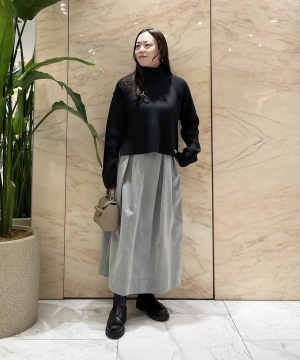 関 桂子さんの「BEAMS WOMEN｜サイドジップ リブ プルオーバー ニット .M」を使ったコーディネート