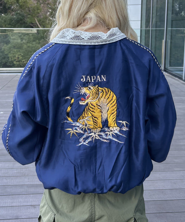 MATSUMOTO AMIさんの「BEAMS WOMEN｜ヴィンテージ レース ブラウス」を使ったコーディネート