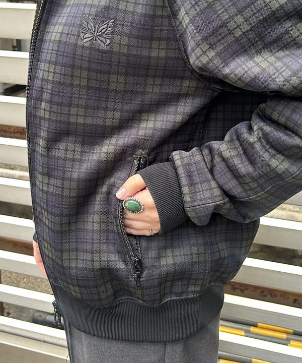 まつむさんの「BEAMS WOMEN｜ポリエステル ウール ツープリーツ ワイドパンツ」を使ったコーディネート