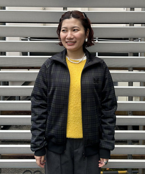 まつむさんの「BEAMS WOMEN｜ポリエステル ウール ツープリーツ ワイドパンツ」を使ったコーディネート