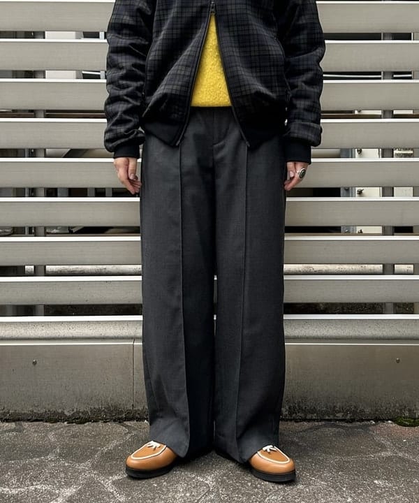 まつむさんの「BEAMS WOMEN｜ポリエステル ウール ツープリーツ ワイドパンツ」を使ったコーディネート