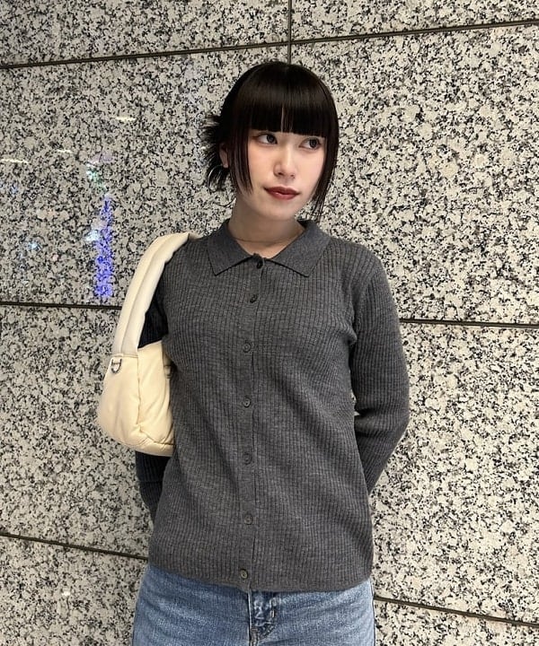 大槻 まひろさんの「BEAMS WOMEN｜リブ ポロ カーディガン」を使ったコーディネート