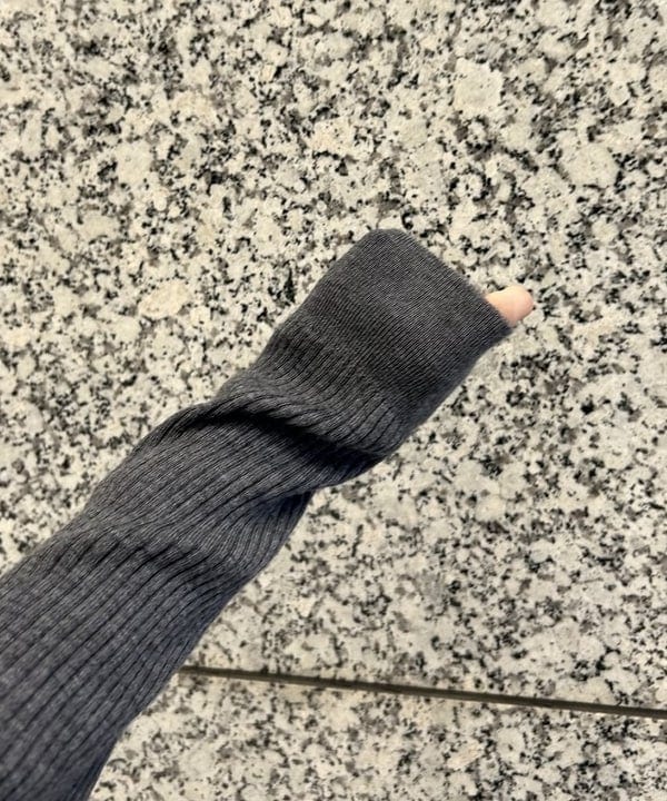 大槻 まひろさんの「BEAMS WOMEN｜リブ ポロ カーディガン」を使ったコーディネート