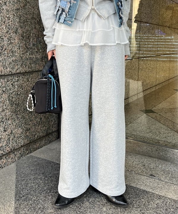 あさひさんの「BEAMS WOMEN｜【別注】Casselini / フラワー ニット帽」を使ったコーディネート