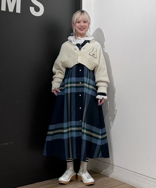 ando naoさんの「BEAMS WOMEN｜ビッグ タータン ワンピース」を使ったコーディネート