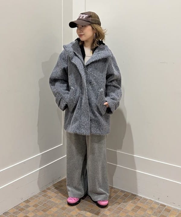 まゆちゃんさんの「BEAMS WOMEN｜シャギースタンド カラー ハーフ コート」を使ったコーディネート
