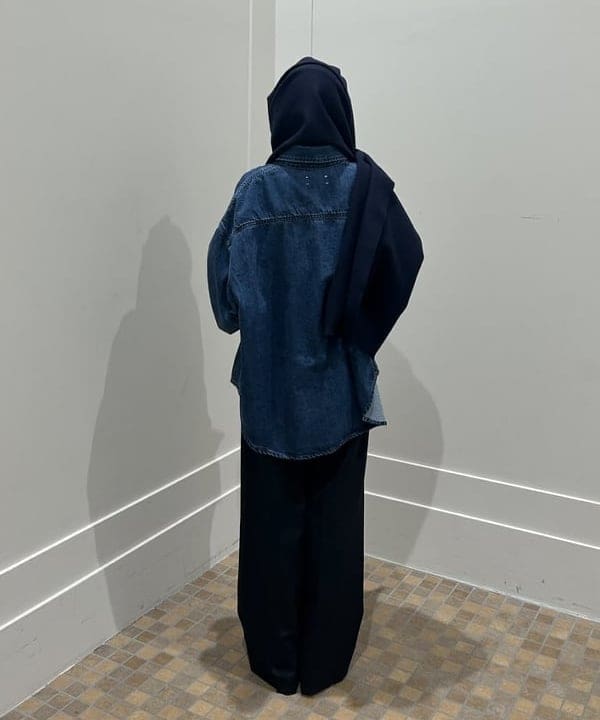 大槻 まひろさんの「BEAMS WOMEN｜ポリエステル ウール 2ループ ワイドパンツ」を使ったコーディネート