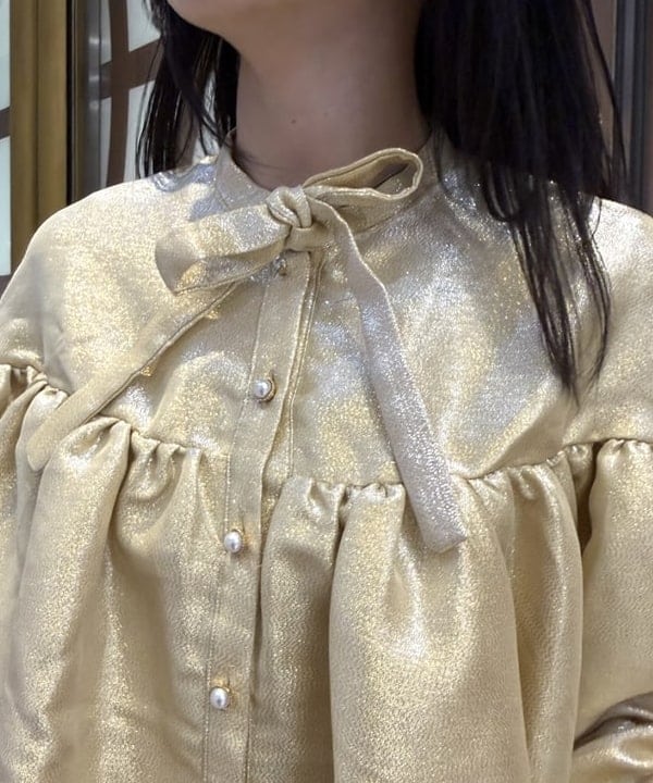 加歩さんの「BEAMS WOMEN｜sister Jane / Shimmy Bow Blouse」を使ったコーディネート