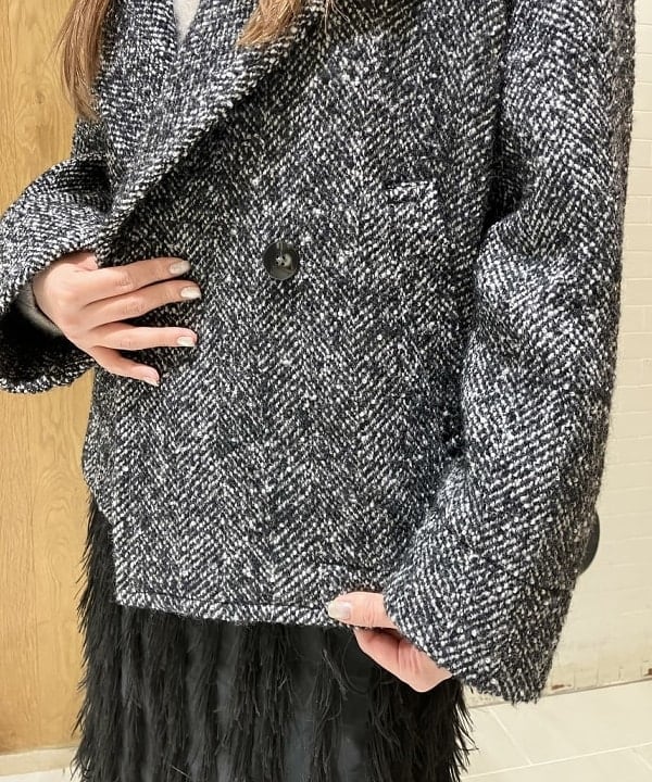 CHIHIROさんの「BEAMS WOMEN｜ループツイード ピーコート」を使ったコーディネート