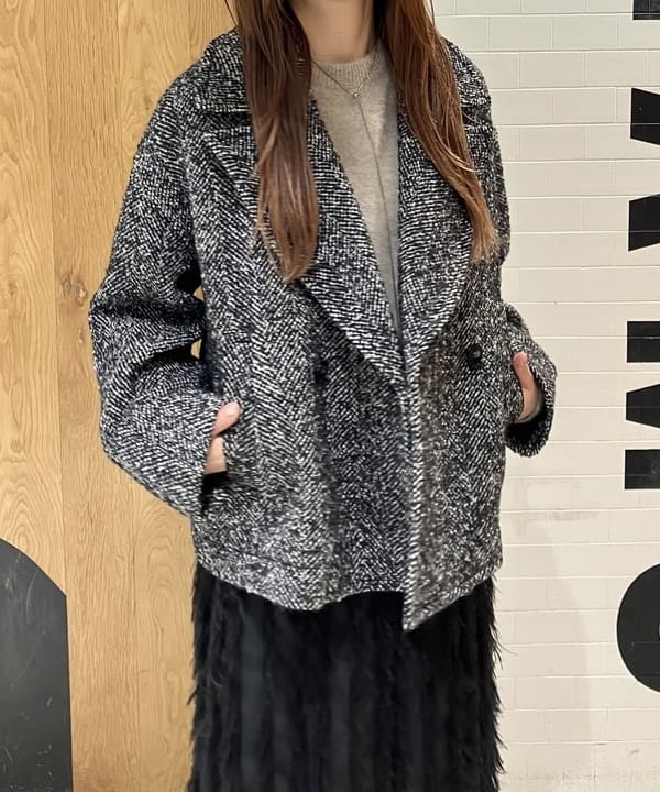 CHIHIROさんの「BEAMS WOMEN｜ループツイード ピーコート」を使ったコーディネート