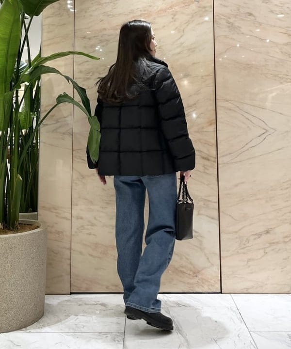 関 桂子さんの「BEAMS WOMEN｜【別注】SLOANE / 12ゲージ カシミヤ クルーネック ニット」を使ったコーディネート