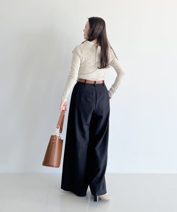 関 桂子さんの「BEAMS WOMEN｜MAISON BOINET / カーフレザーベルト 28mm」を使ったコーディネート