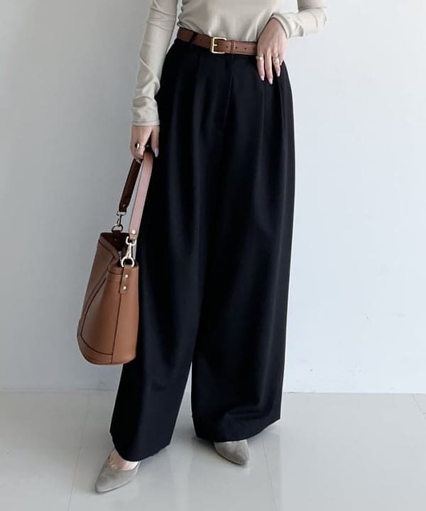 関 桂子さんの「BEAMS WOMEN｜MAISON BOINET / カーフレザーベルト 28mm」を使ったコーディネート