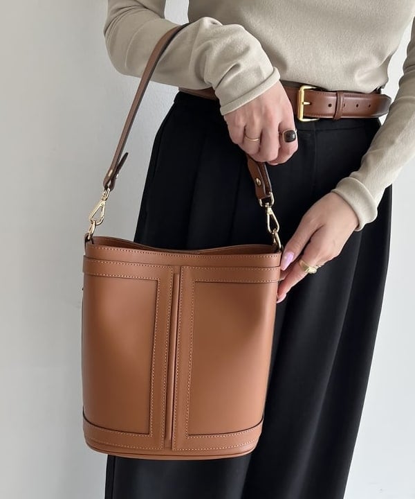 関 桂子さんの「BEAMS WOMEN｜MAISON BOINET / カーフレザーベルト 28mm」を使ったコーディネート