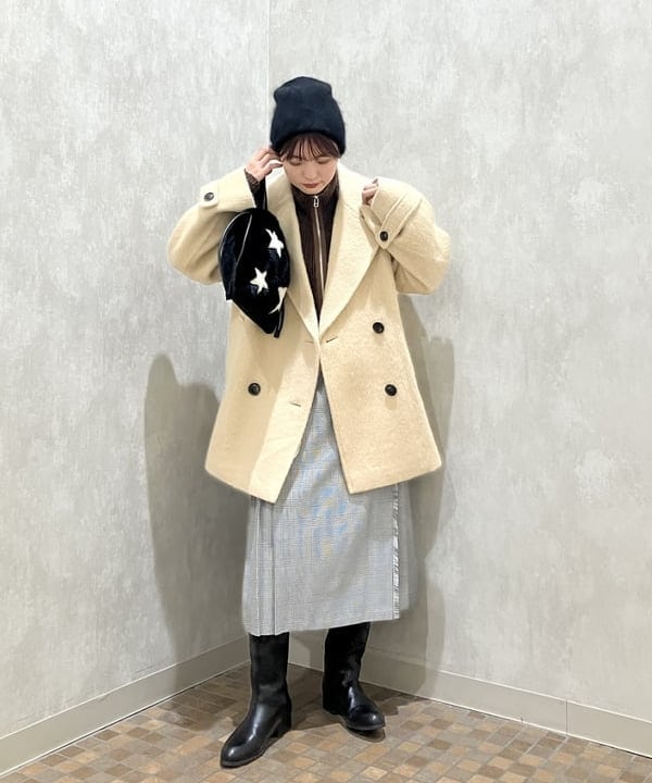 森本 理絵さんの「BEAMS WOMEN｜シャギー ダブル ハーフ コート」を使ったコーディネート