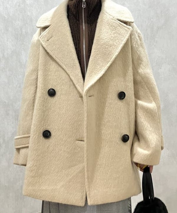 森本 理絵さんの「BEAMS WOMEN｜シャギー ダブル ハーフ コート」を使ったコーディネート