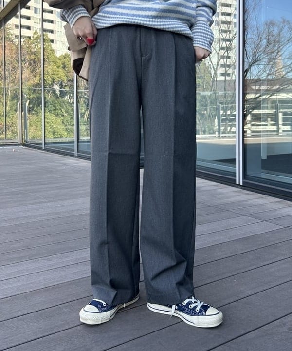 清水 彩乃さんの「BEAMS WOMEN｜コットン ポリエステル シャンブレー ステンカラー コート」を使ったコーディネート