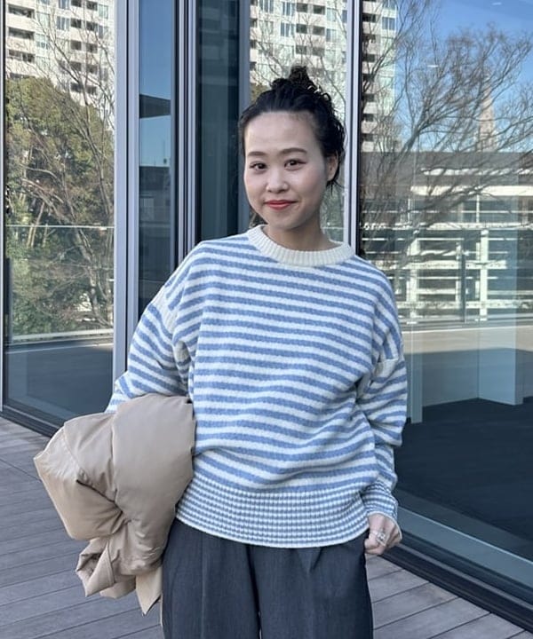 清水 彩乃さんの「BEAMS WOMEN｜コットン ポリエステル シャンブレー ステンカラー コート」を使ったコーディネート