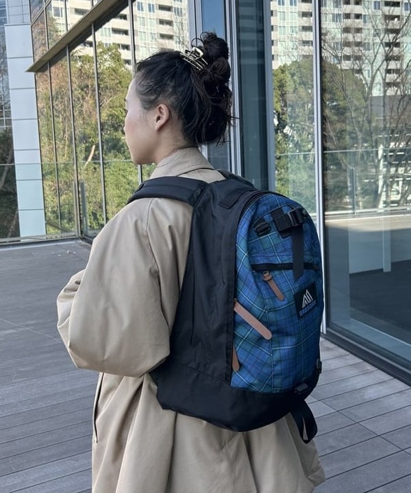 清水 彩乃さんの「BEAMS WOMEN｜コットン ポリエステル シャンブレー ステンカラー コート」を使ったコーディネート