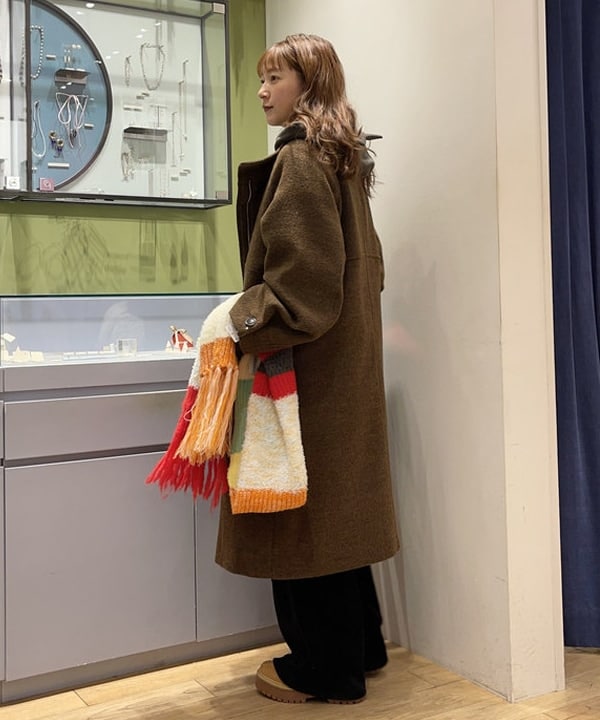 大木さんの「BEAMS WOMEN｜スタンドカラー シングル コート」を使ったコーディネート