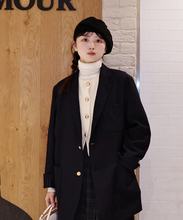 Joさんの「BEAMS WOMEN｜メタル ボタン クルーネック カーディガン」を使ったコーディネート